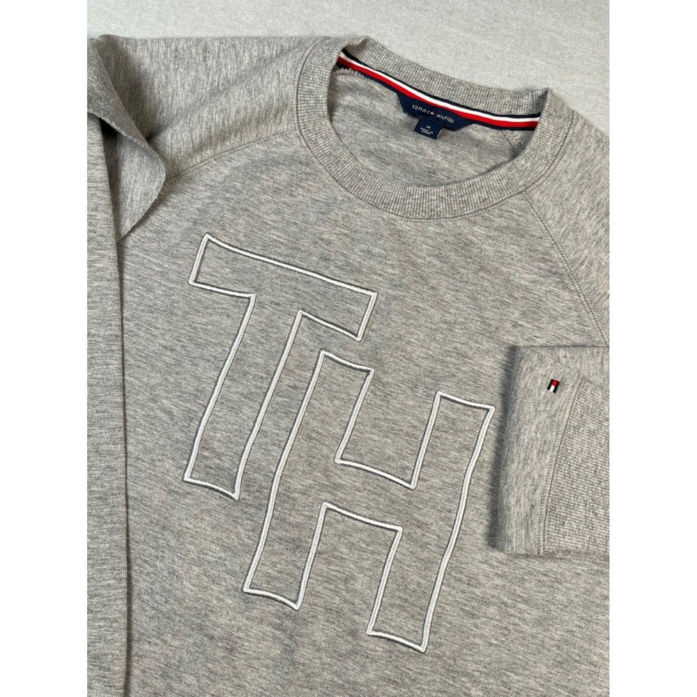 Tommy Hilfiger Men medium Gray‎ TH Logo Raglan Sleeve  Crewneck Sweatshirt new